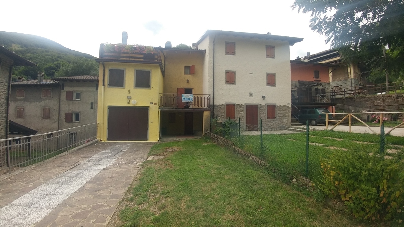 Casa indipendente con giardino in via taburri 1113, Fanano
