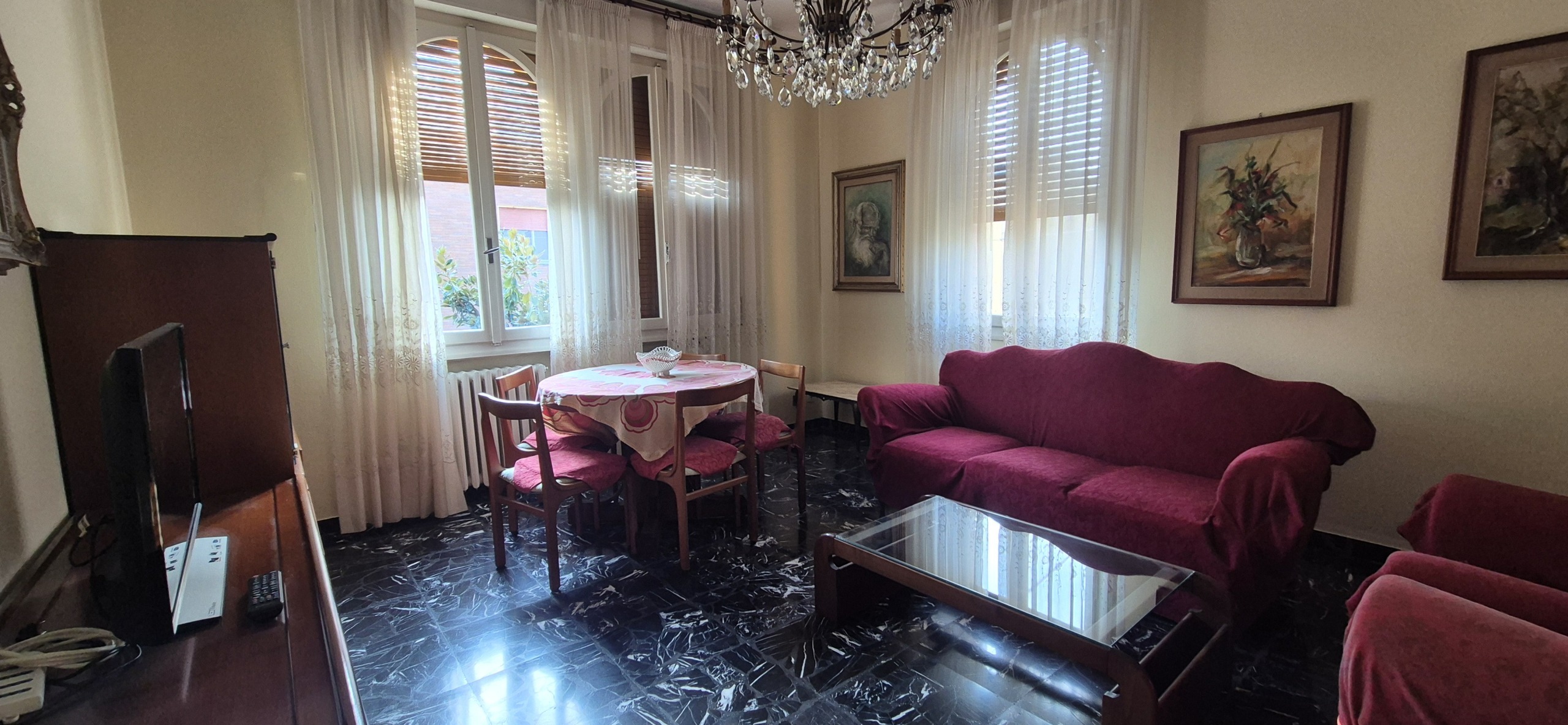 Casa indipendente con box in via casoli, Modena