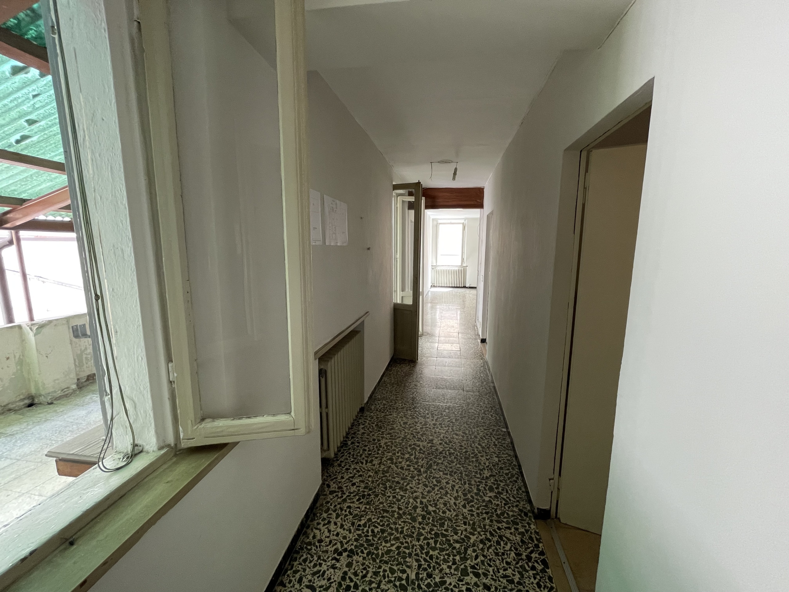 Trilocale con terrazzo in rua muro 27, Modena