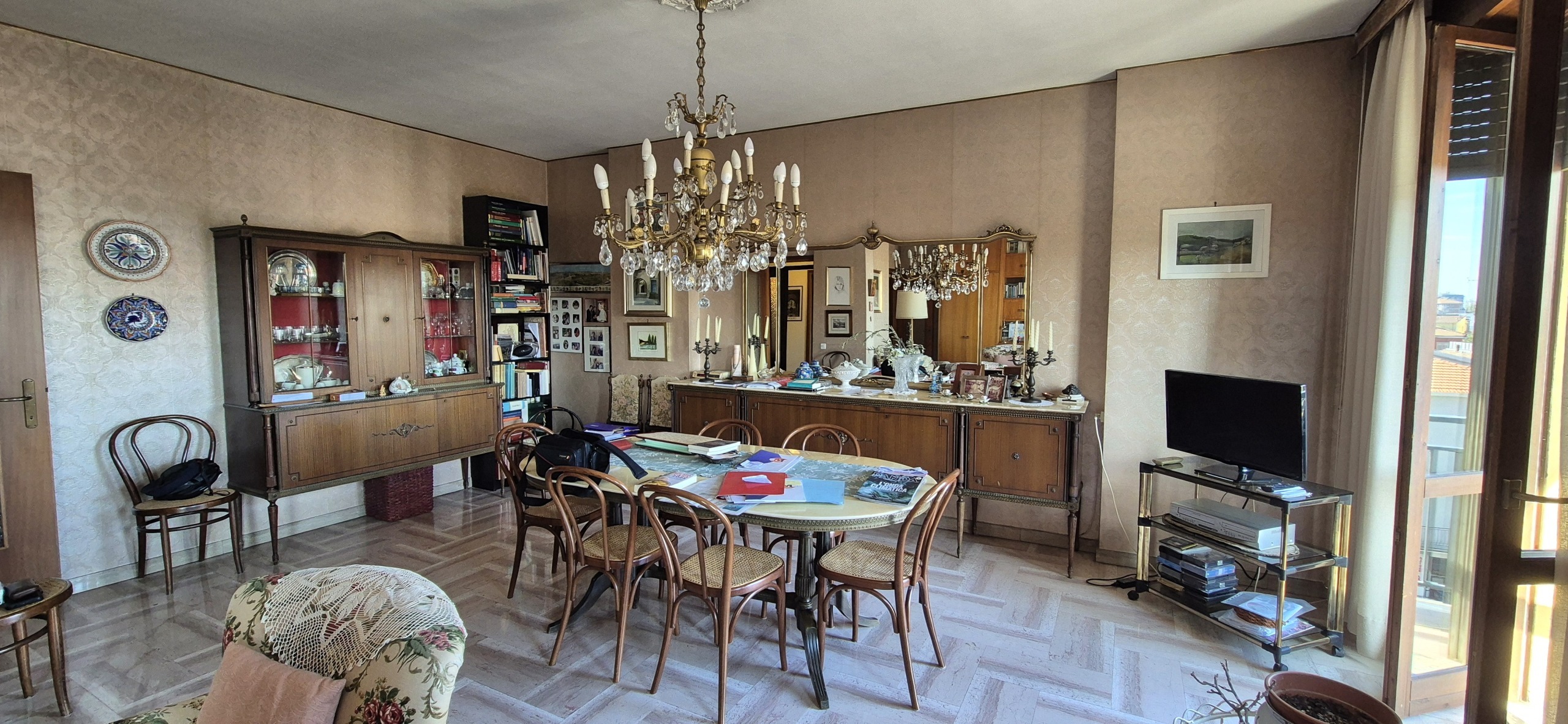 Quadrilocale con box in via pietro giardini 396, Modena