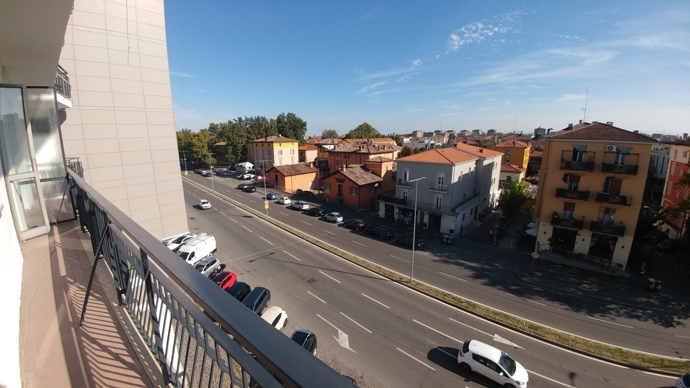 Quadrilocale con box in via pietro giardini 396, Modena