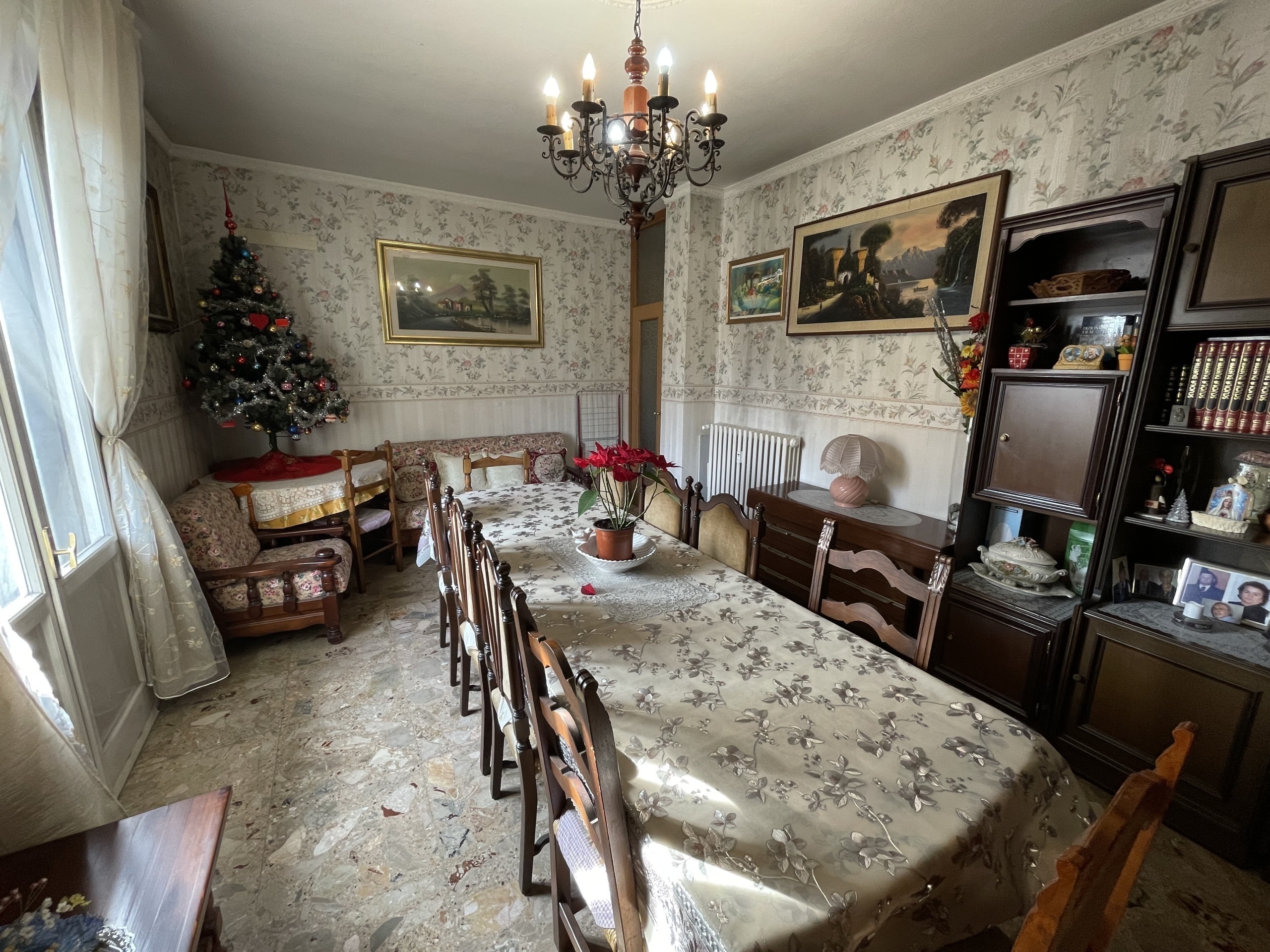 Appartamento con box in via nobili 9, Modena