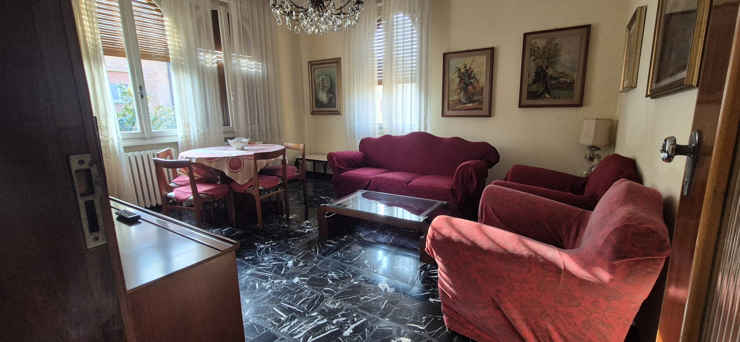 Casa indipendente con box in via casoli, Modena