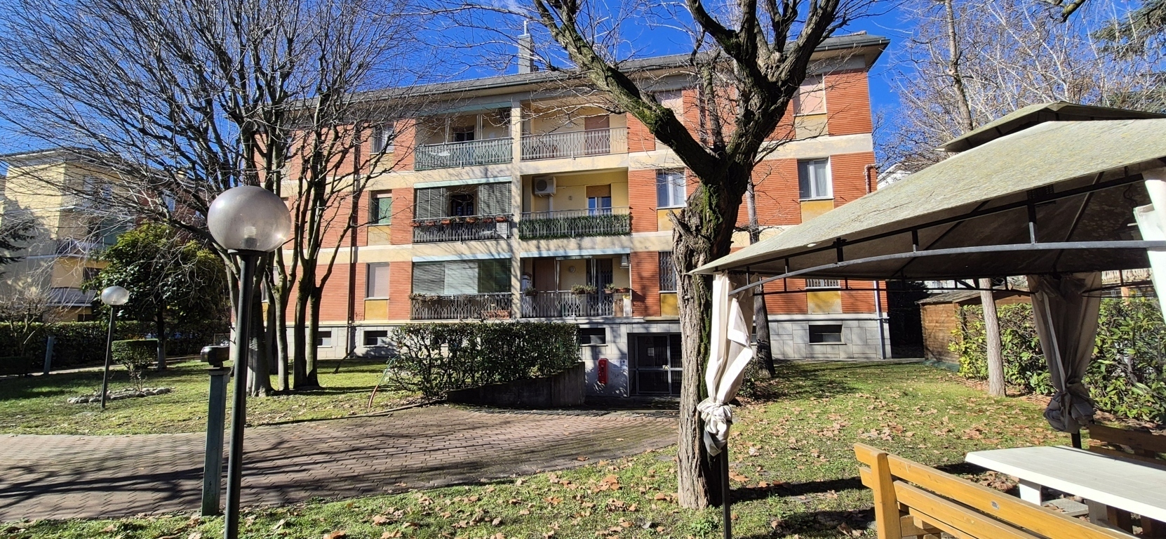 Quadrilocale con giardino in via marco polo 31, Modena