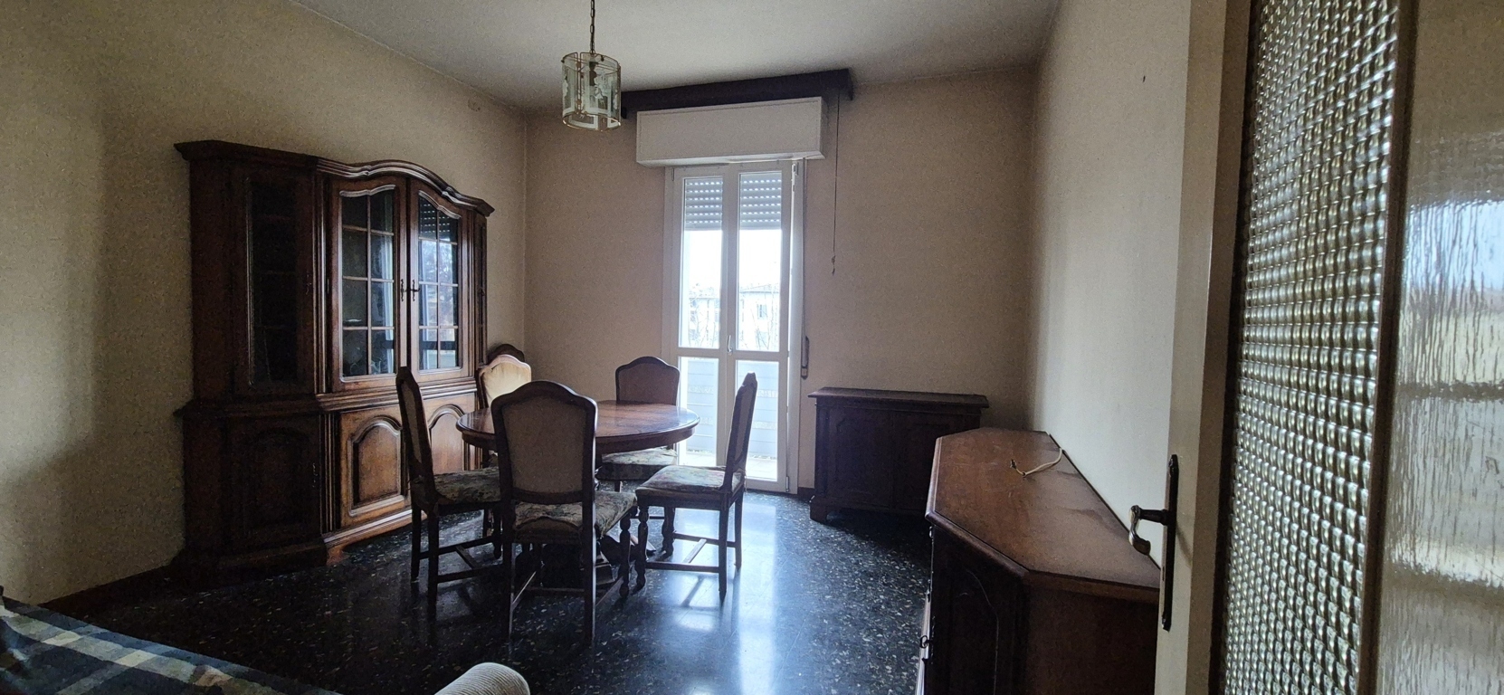 Trilocale con box in via verona 40, Modena