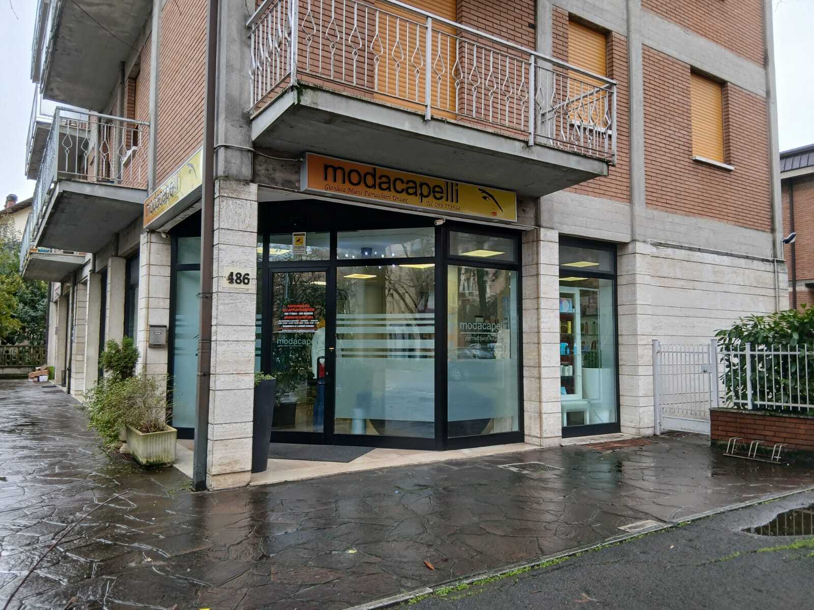 Locale commerciale in vendita in via della pace 486, Vignola