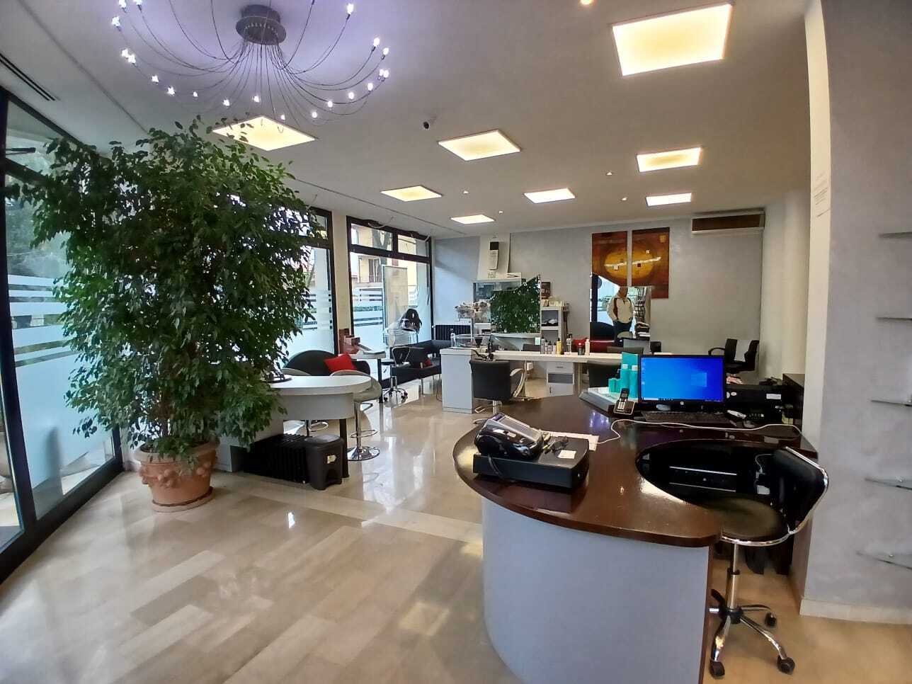 Locale commerciale in vendita in via della pace 486, Vignola