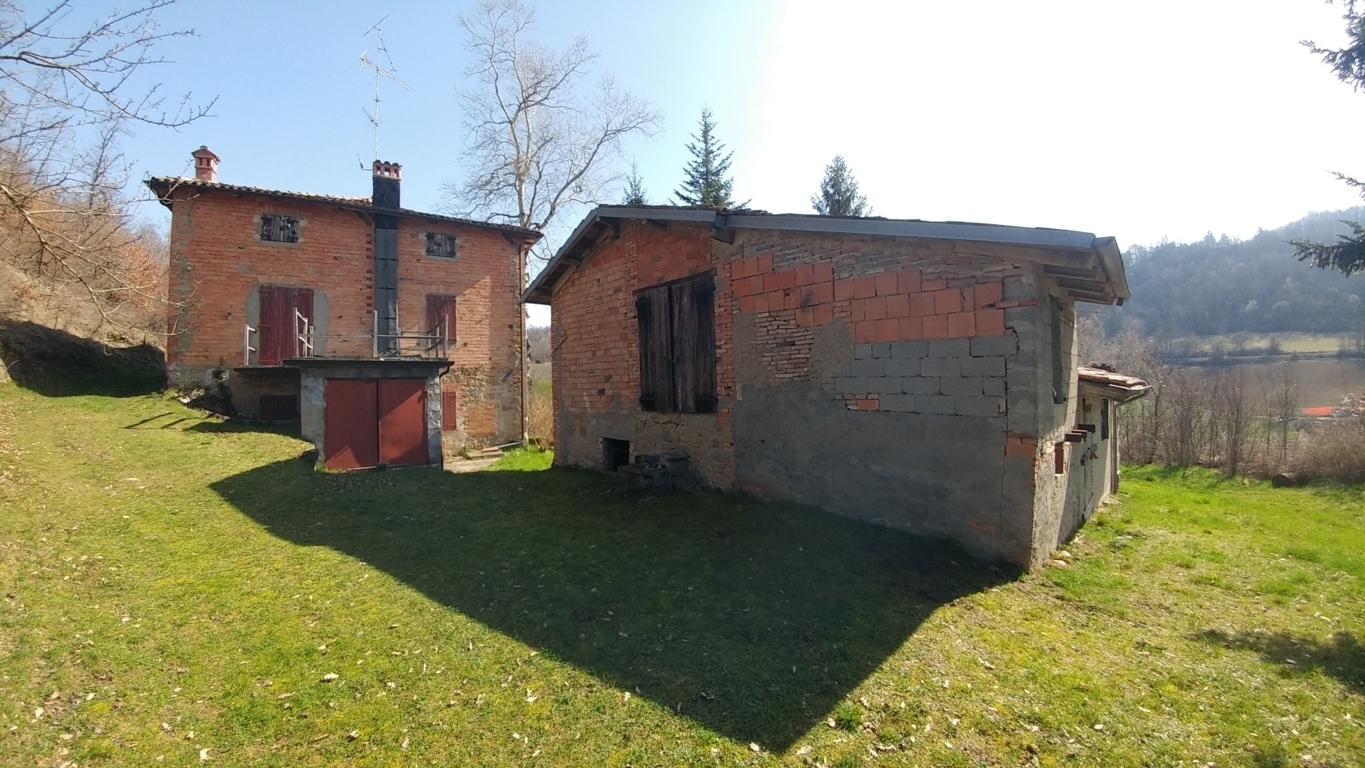 Rustico con giardino in via mattioli 555, Zocca