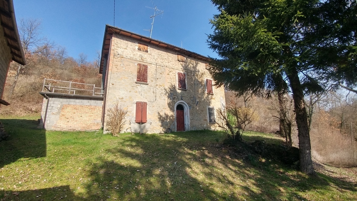 Rustico con giardino in via mattioli 555, Zocca
