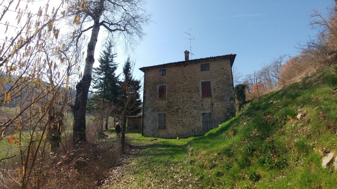Rustico con giardino in via mattioli 555, Zocca