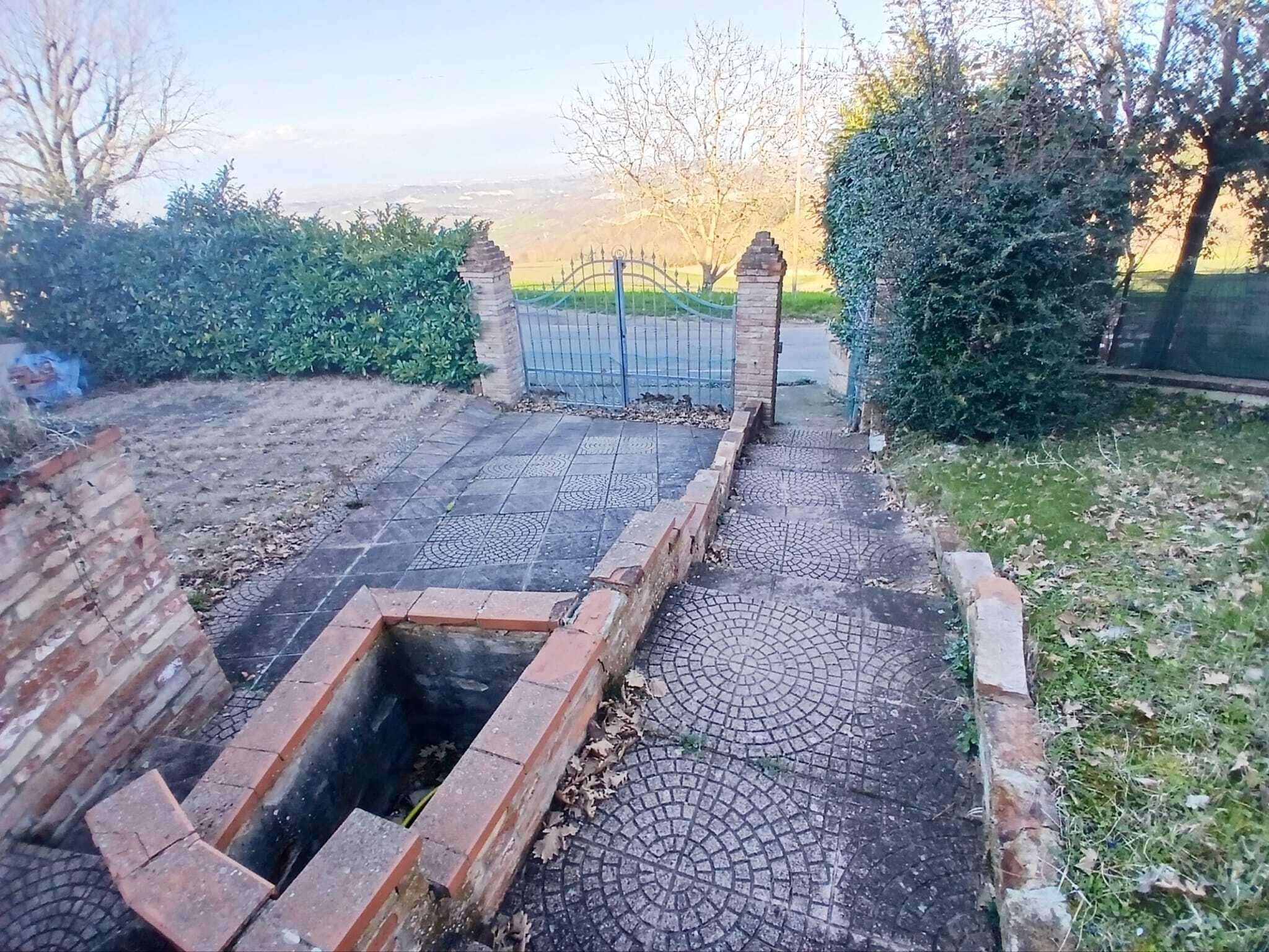 Villa con giardino in via bolognese 562, Zocca