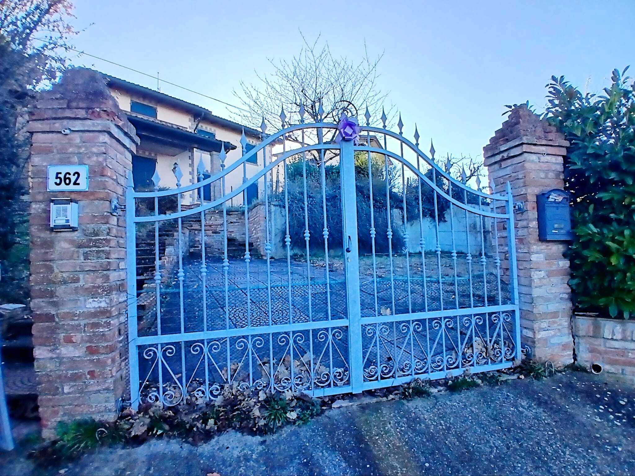 Villa con giardino in via bolognese 562, Zocca
