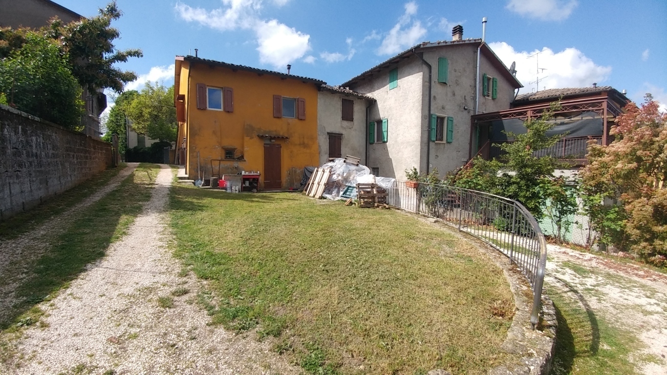 Casa indipendente con giardino in via della piscina 6, Zocca
