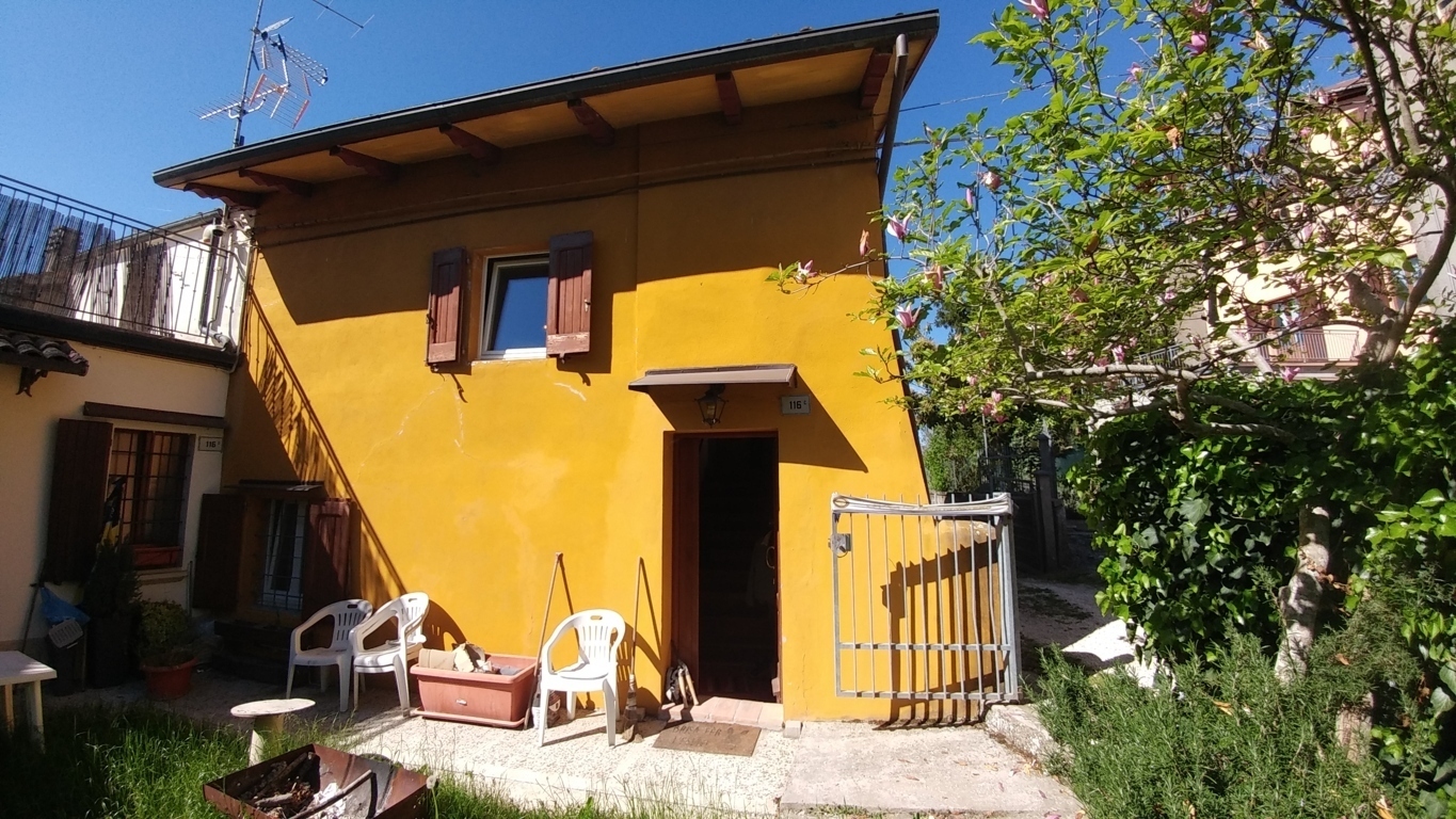 Casa indipendente con giardino in via della piscina 6, Zocca