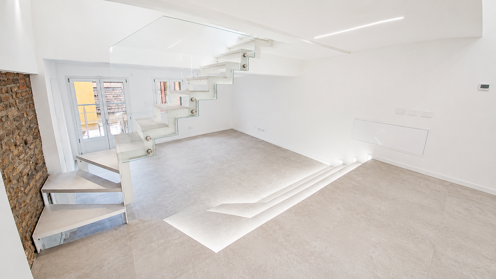 Loft ristrutturato in via emilia centro 227, Modena