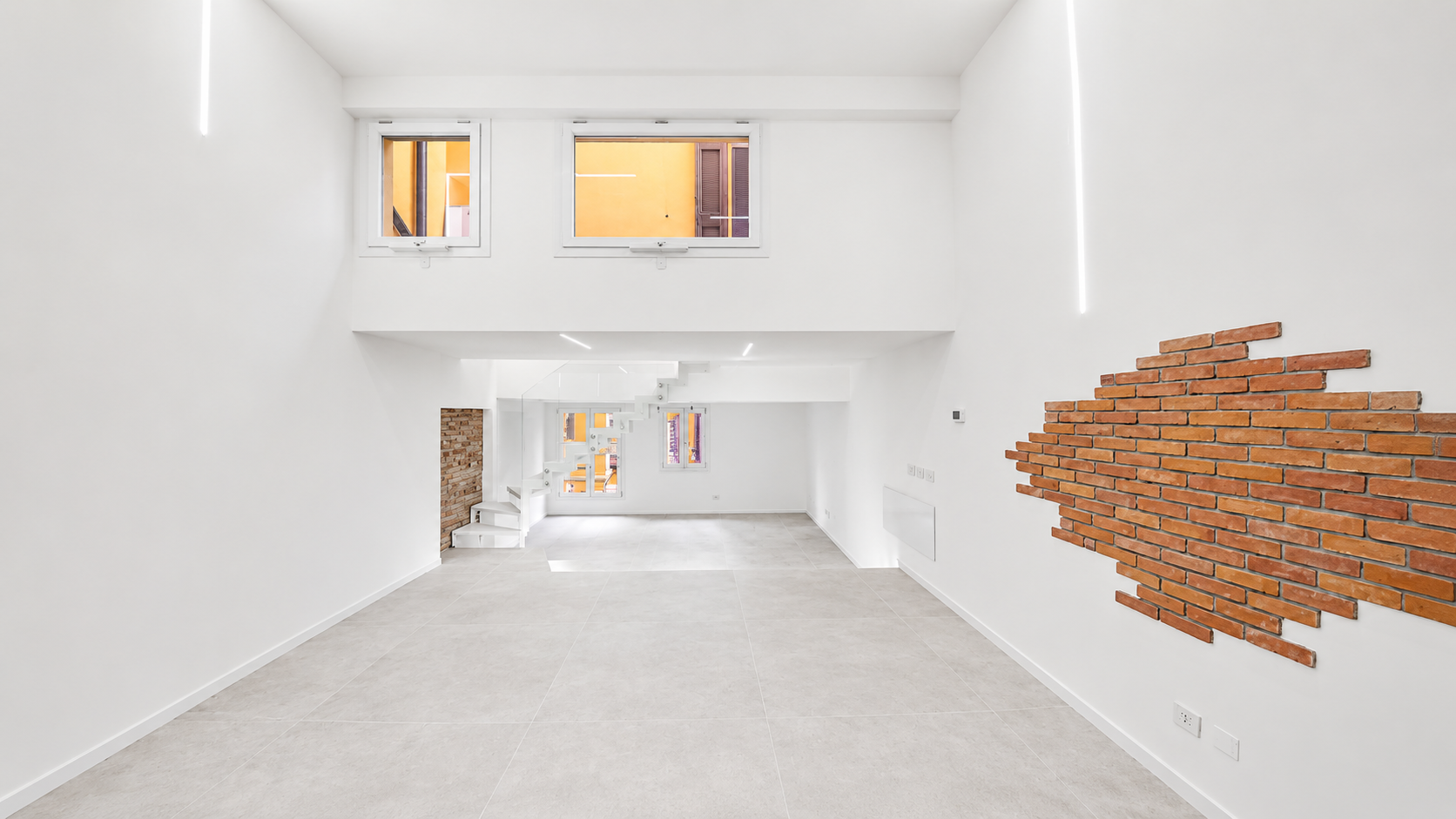 Loft ristrutturato in via emilia centro 227, Modena