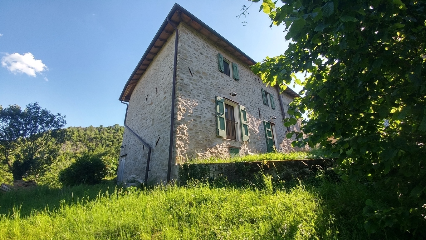 Casa indipendente con giardino in via canobbi 14, Castel d'Aiano