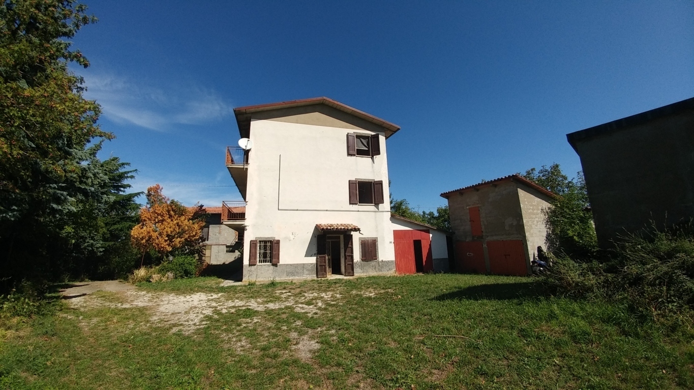 Rustico con giardino in via dei bert� 746, Zocca