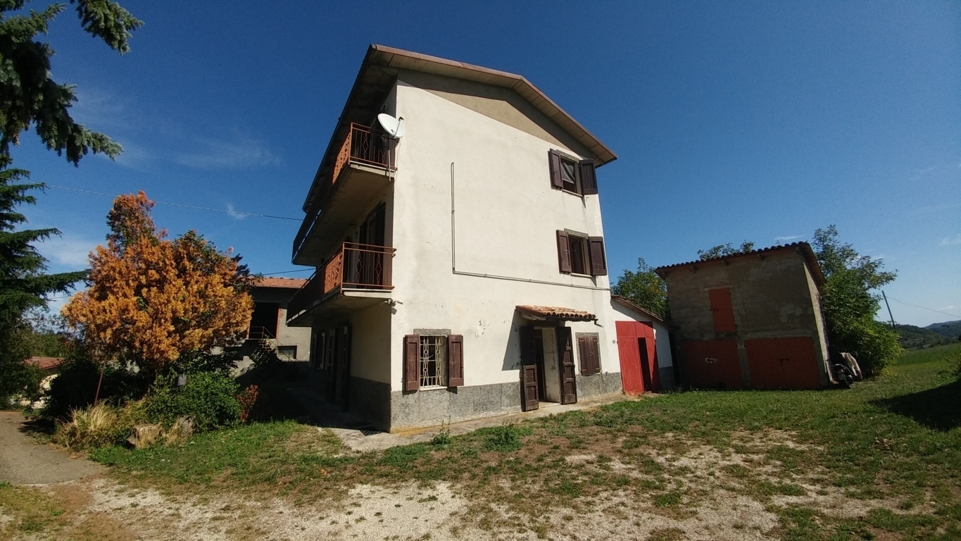Rustico con giardino in via dei bert� 746, Zocca