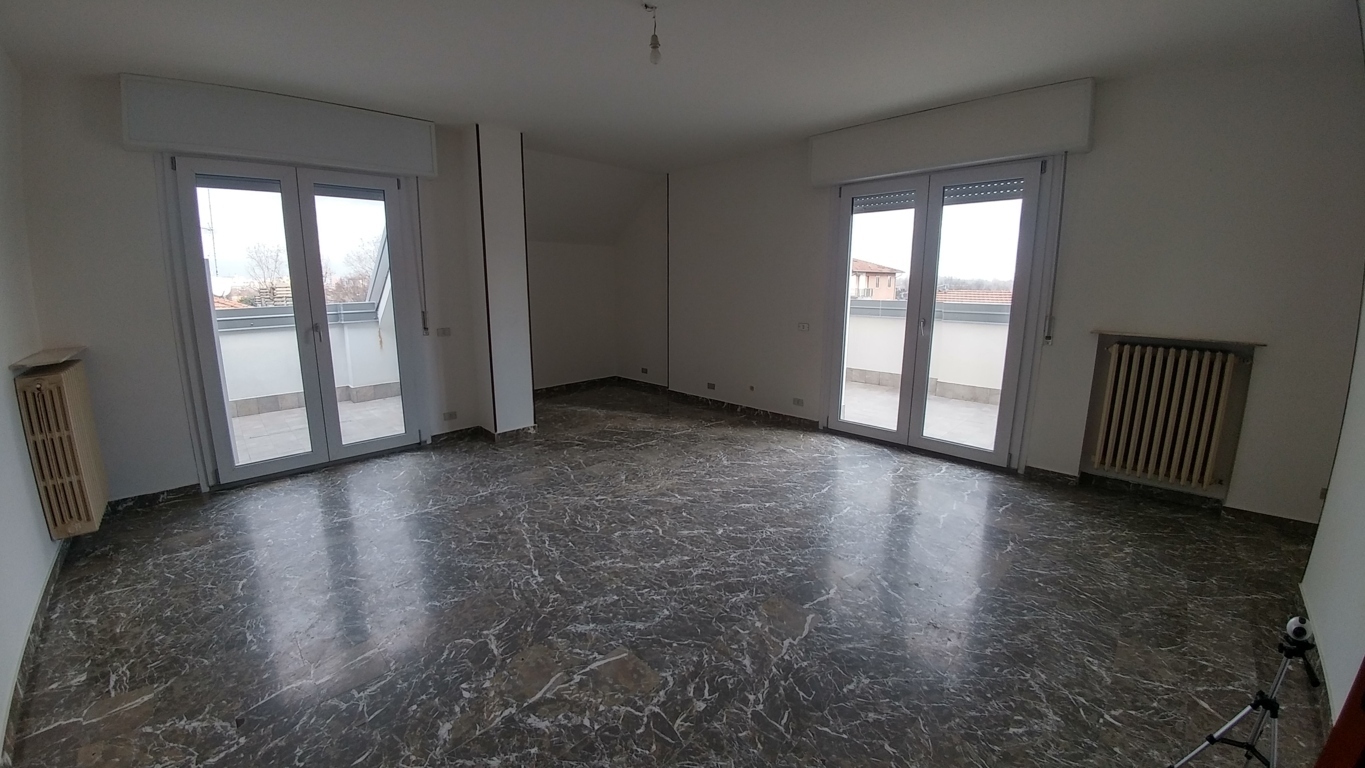 Attico con box in via frosinone 9, Modena