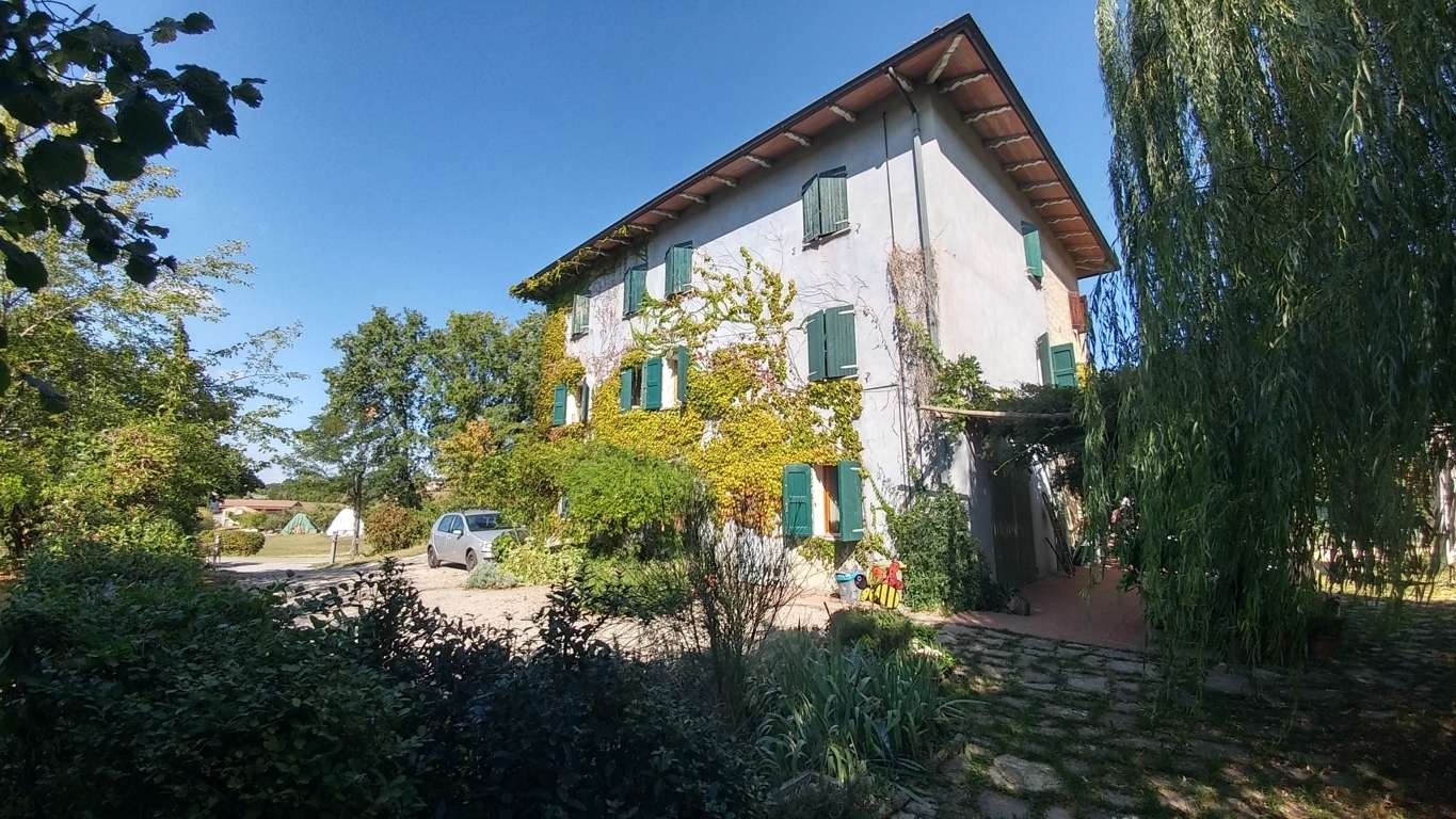Casa indipendente con giardino in via castello 359, Zocca