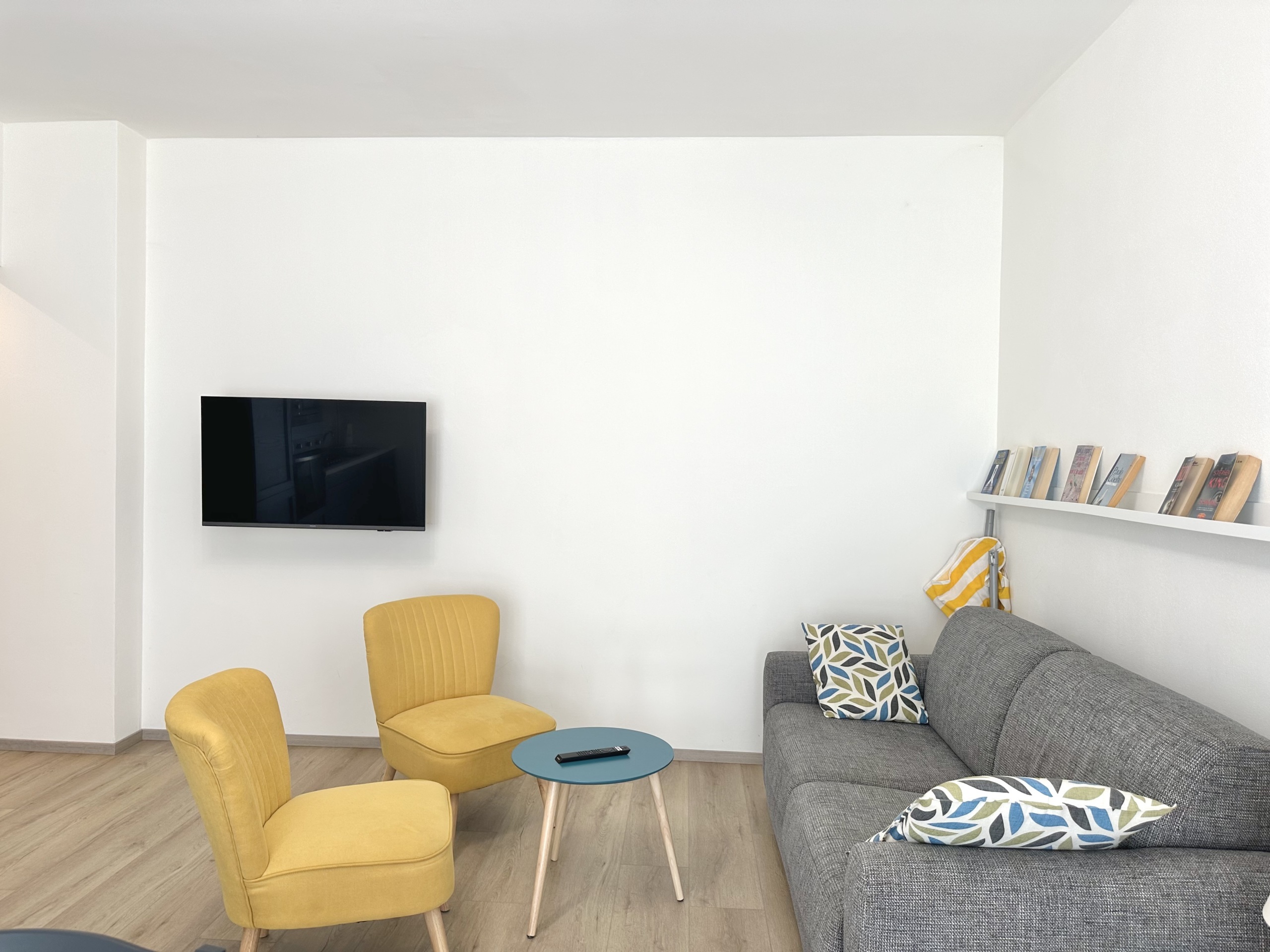 Appartamento con terrazzo in via xxv aprile 1, Arona