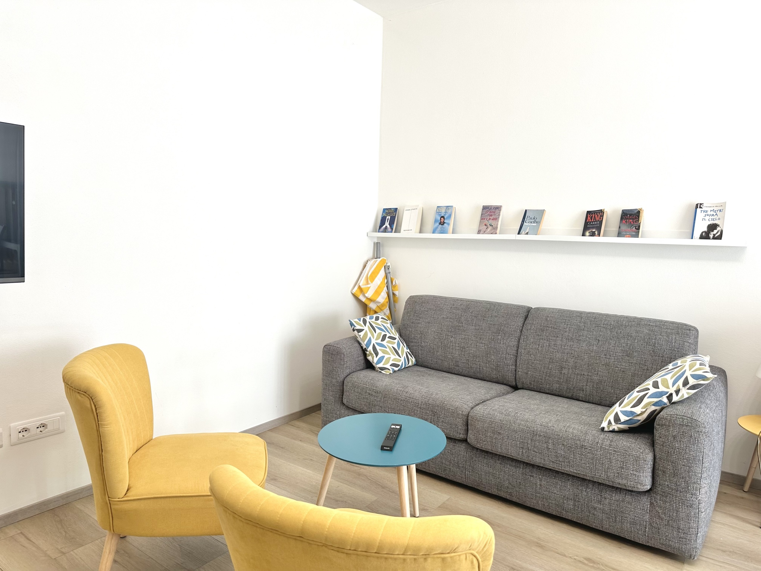 Appartamento con terrazzo in via xxv aprile 1, Arona