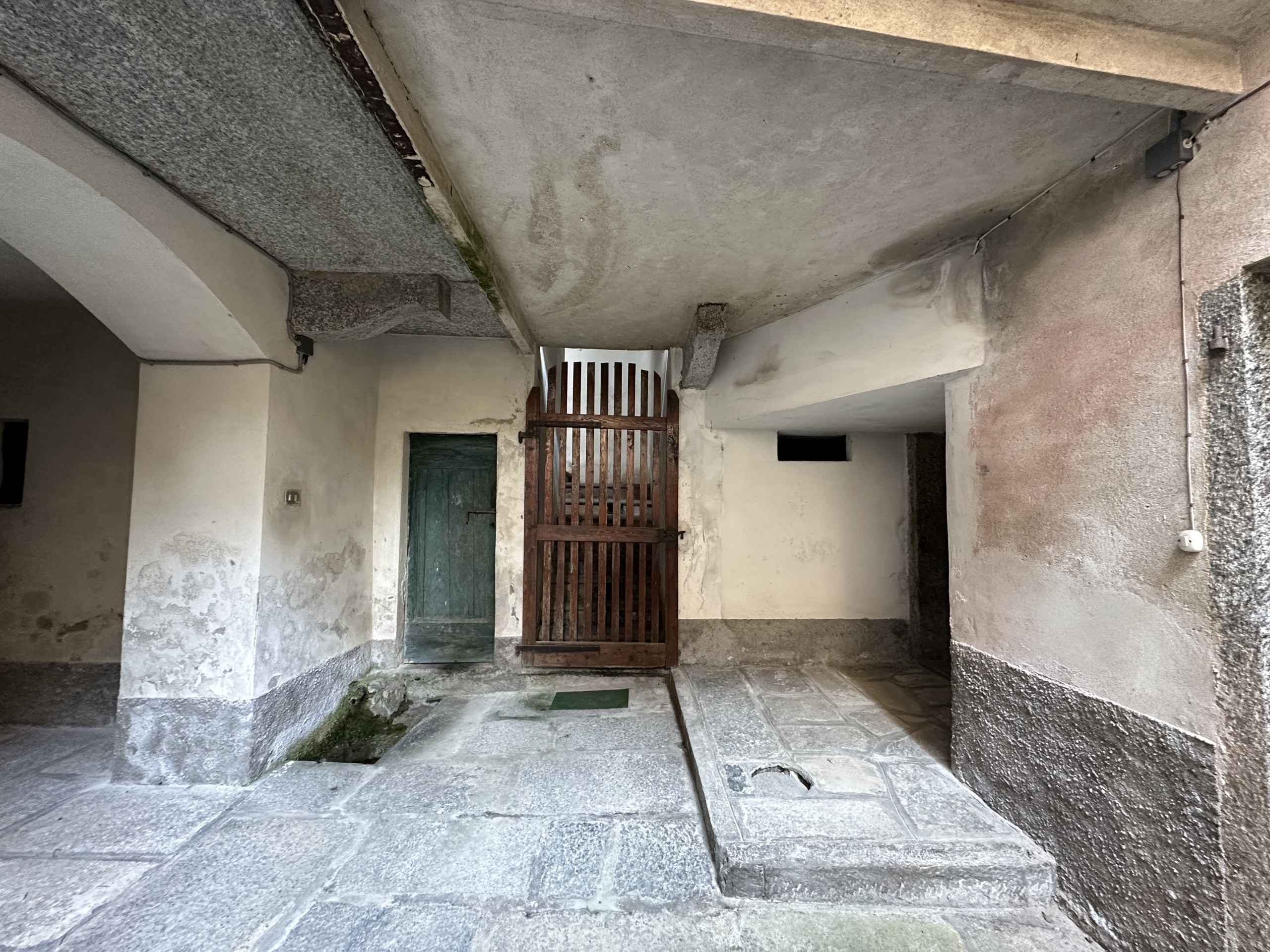 Rustico con terrazzo in via nazionale 1, Colazza