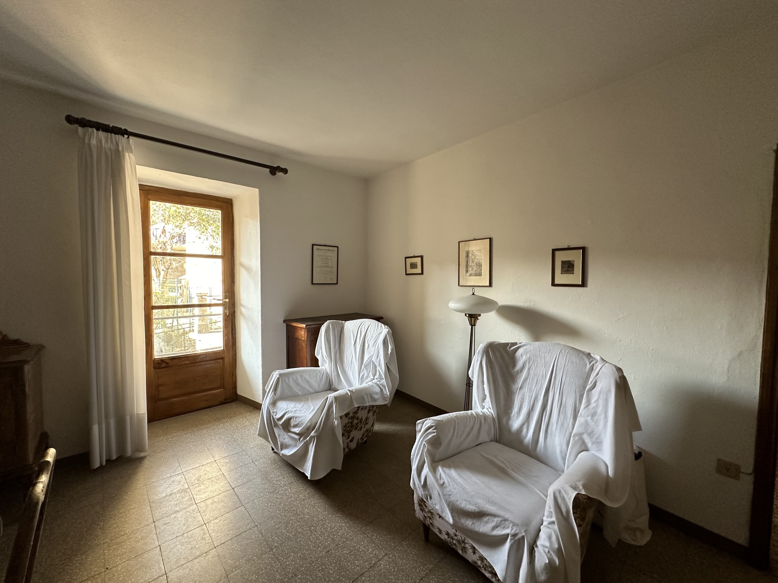 Rustico con terrazzo in via nazionale 1, Colazza