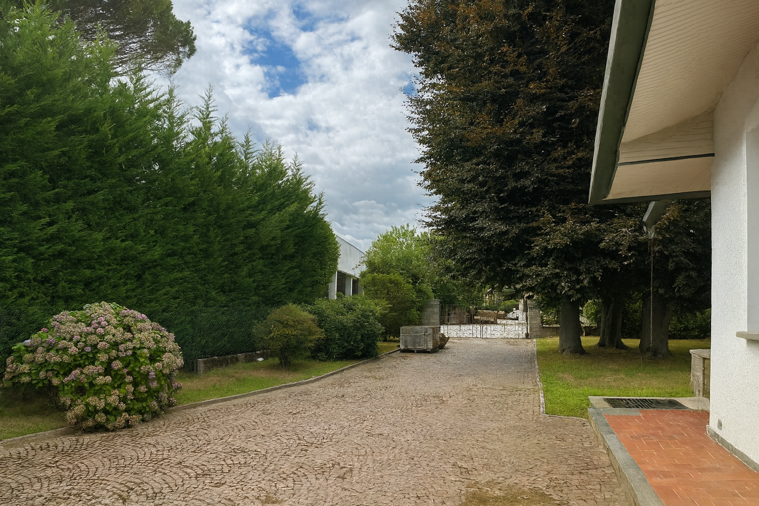 Villa con giardino in via san rita, Gozzano