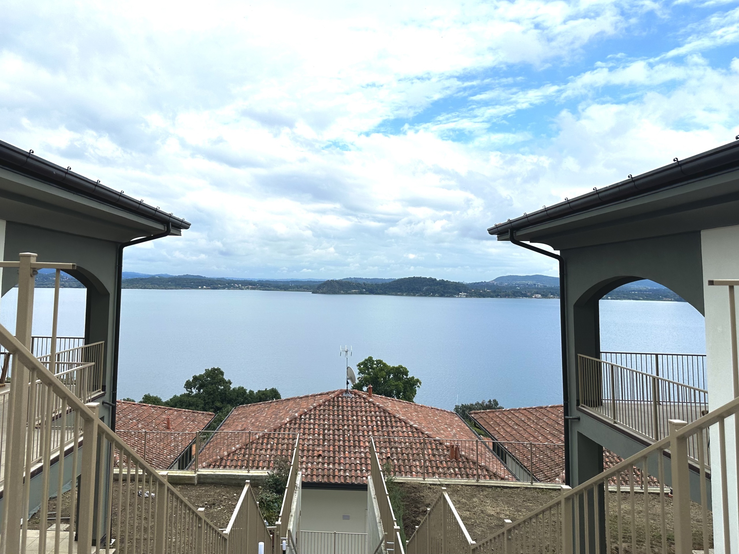 Quadrilocale con giardino in via panorama 3bis, Belgirate