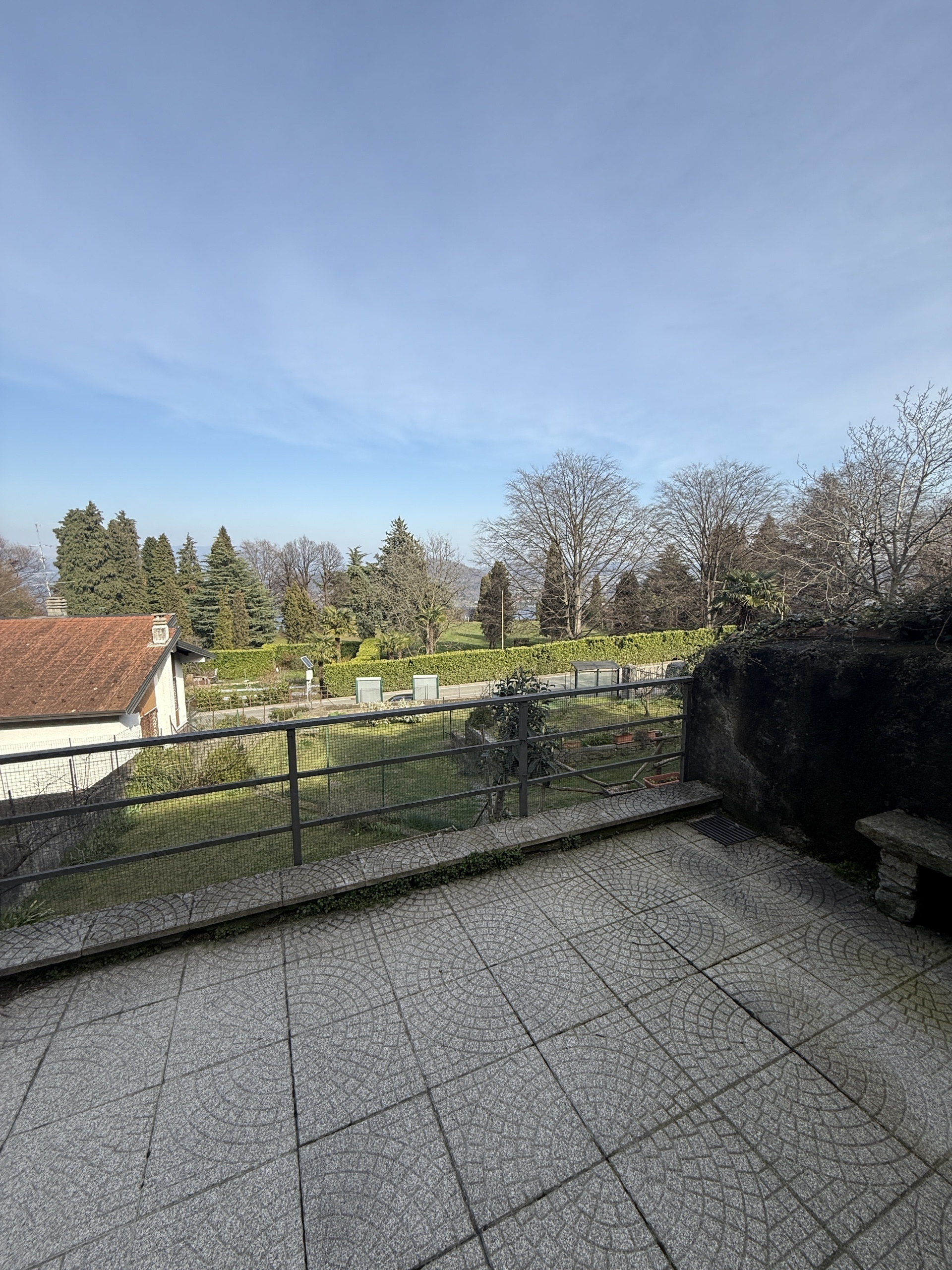 Quadrilocale con terrazzo in via manzoni 1, Arona