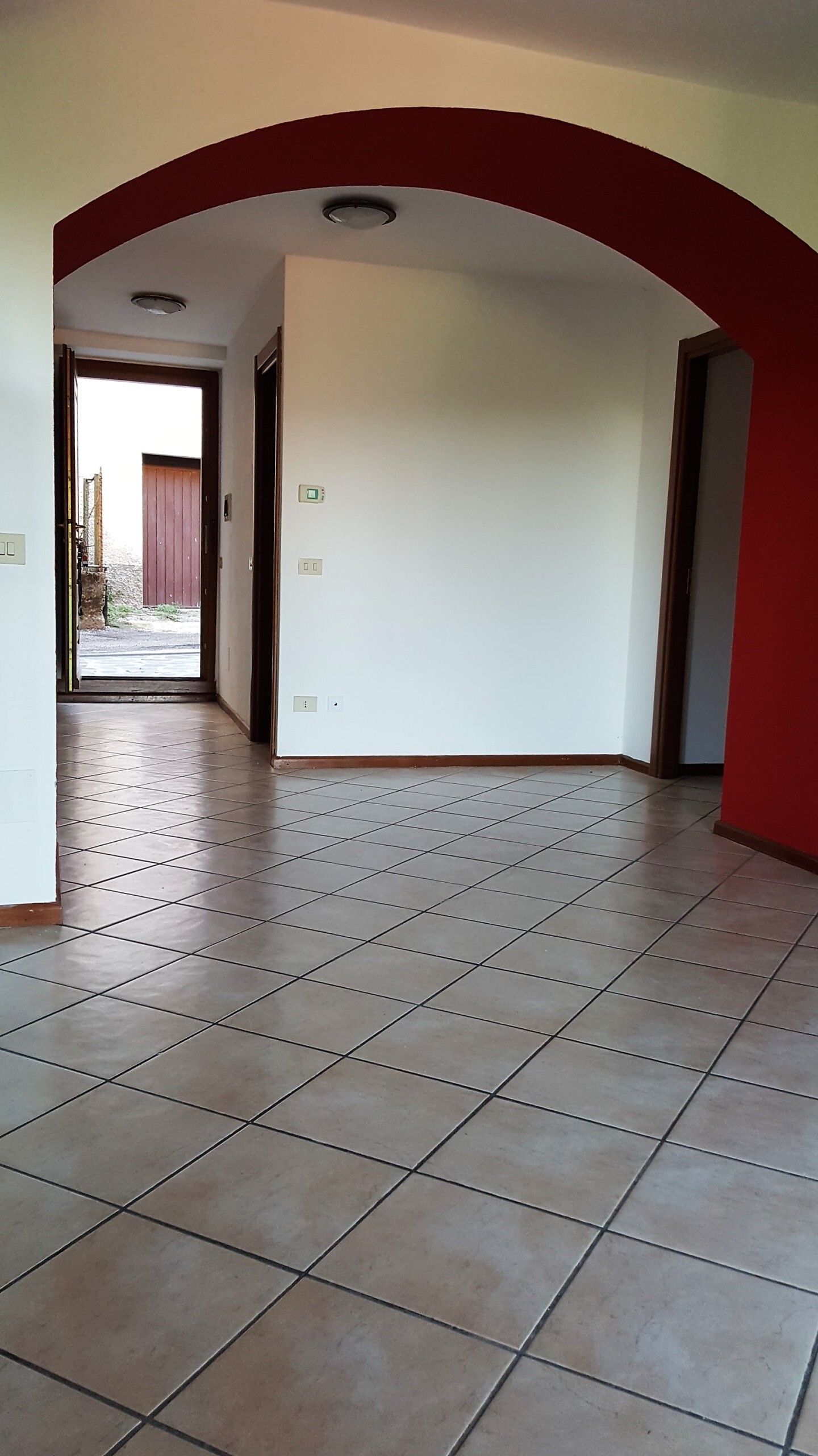 Quadrilocale con terrazzo in via manzoni 1, Arona