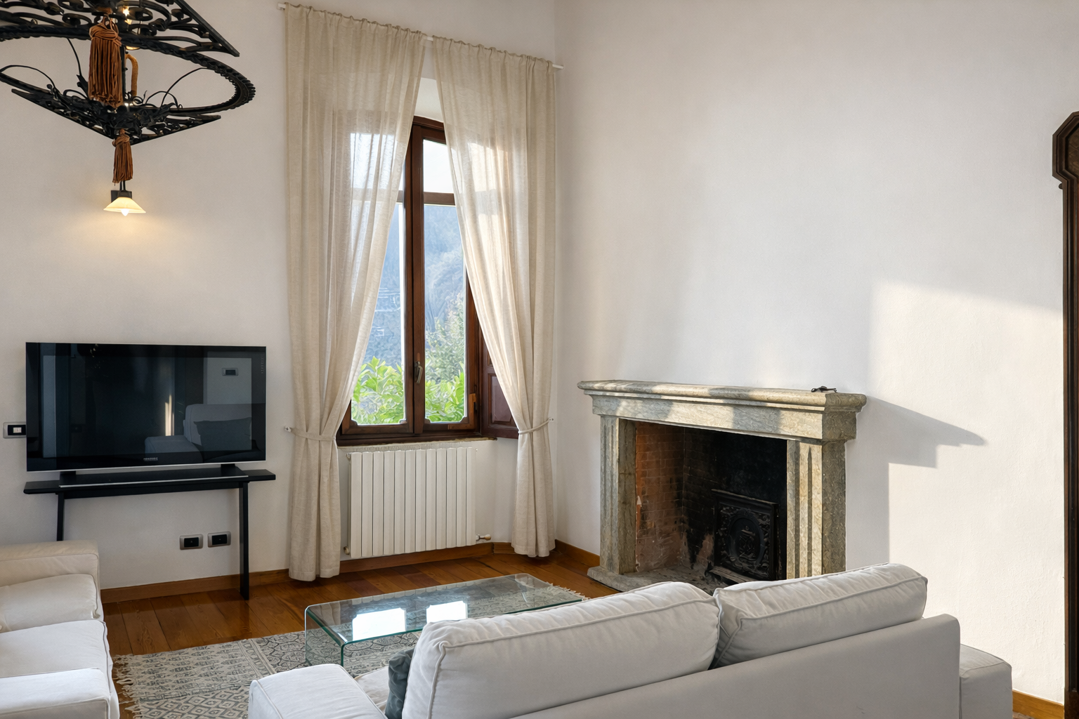 Bilocale con giardino in via verbano, Arona