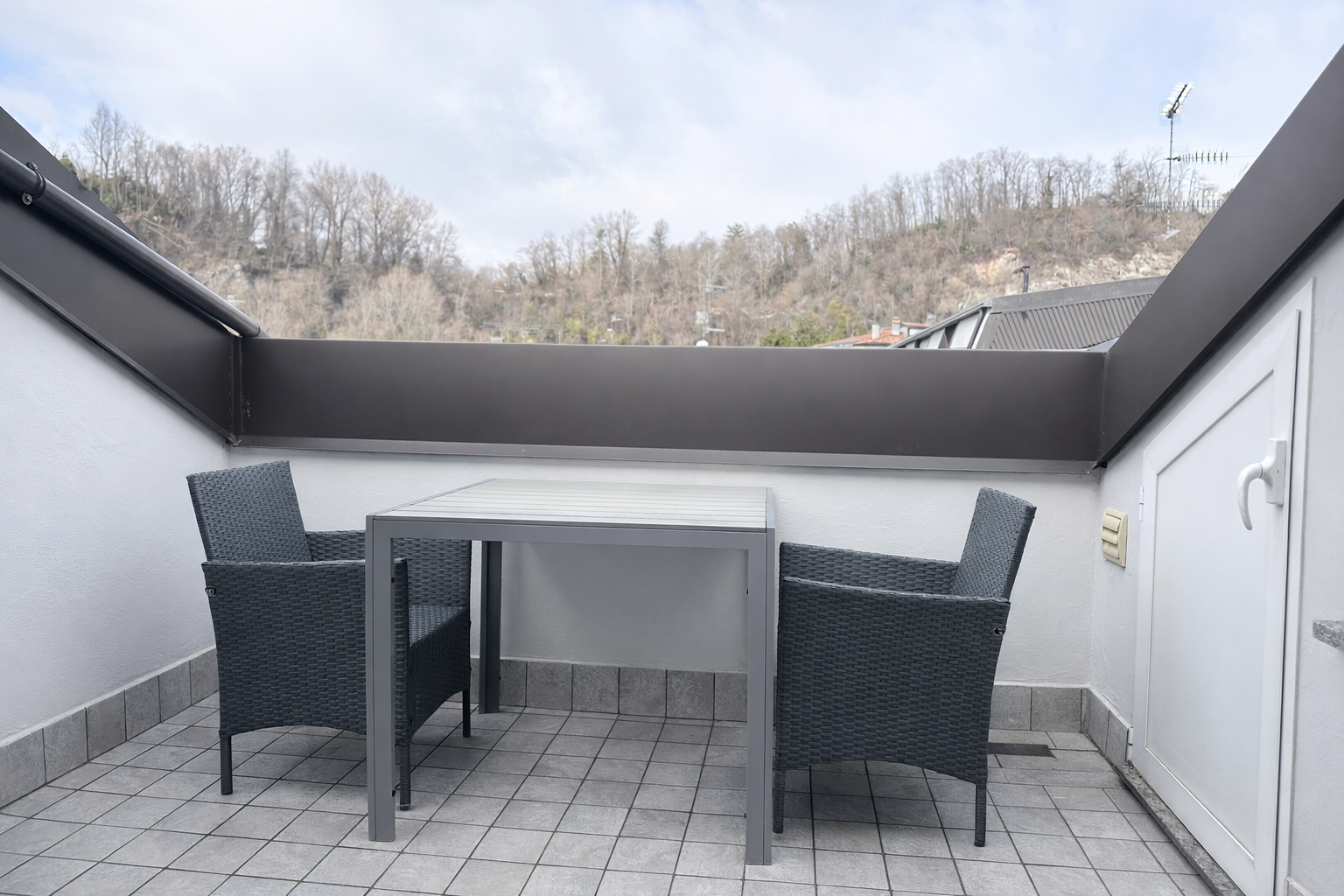 Bilocale vista lago in via alla rocca 1, Arona