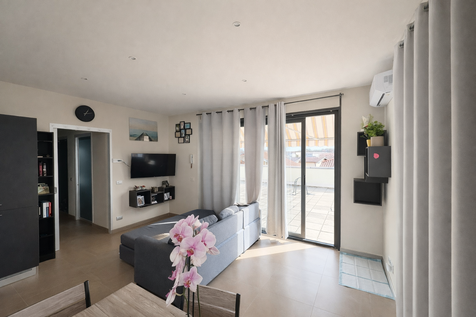 Quadrilocale con terrazzo in viale cesare battisti 1, Briga Novarese