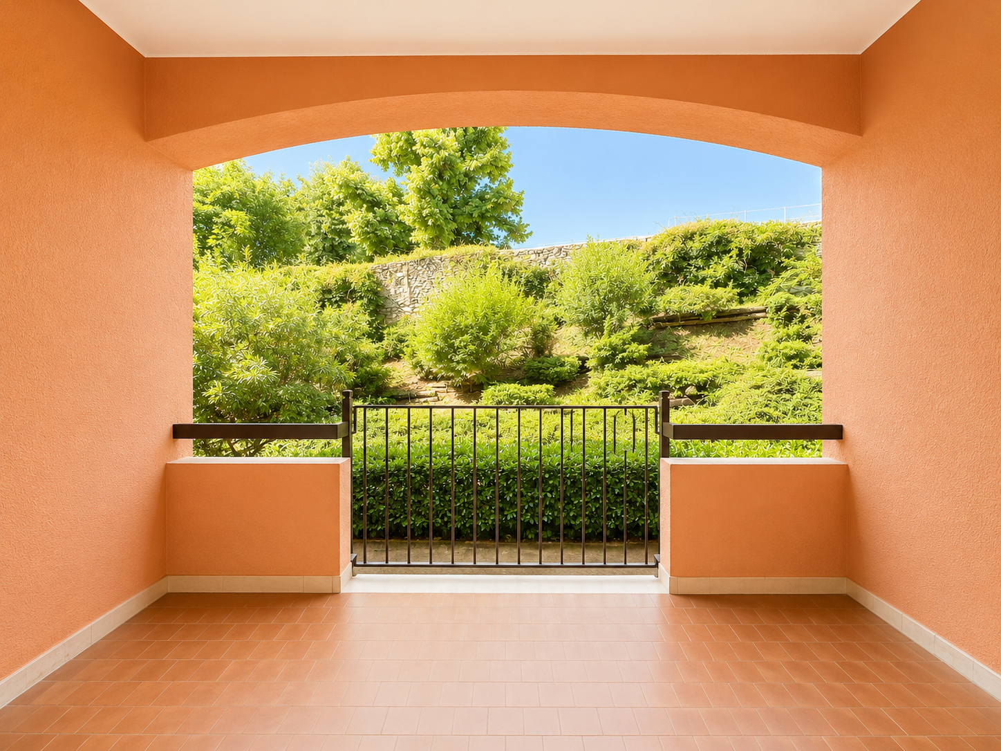 Trilocale con giardino in via xxiv maggio, Arona