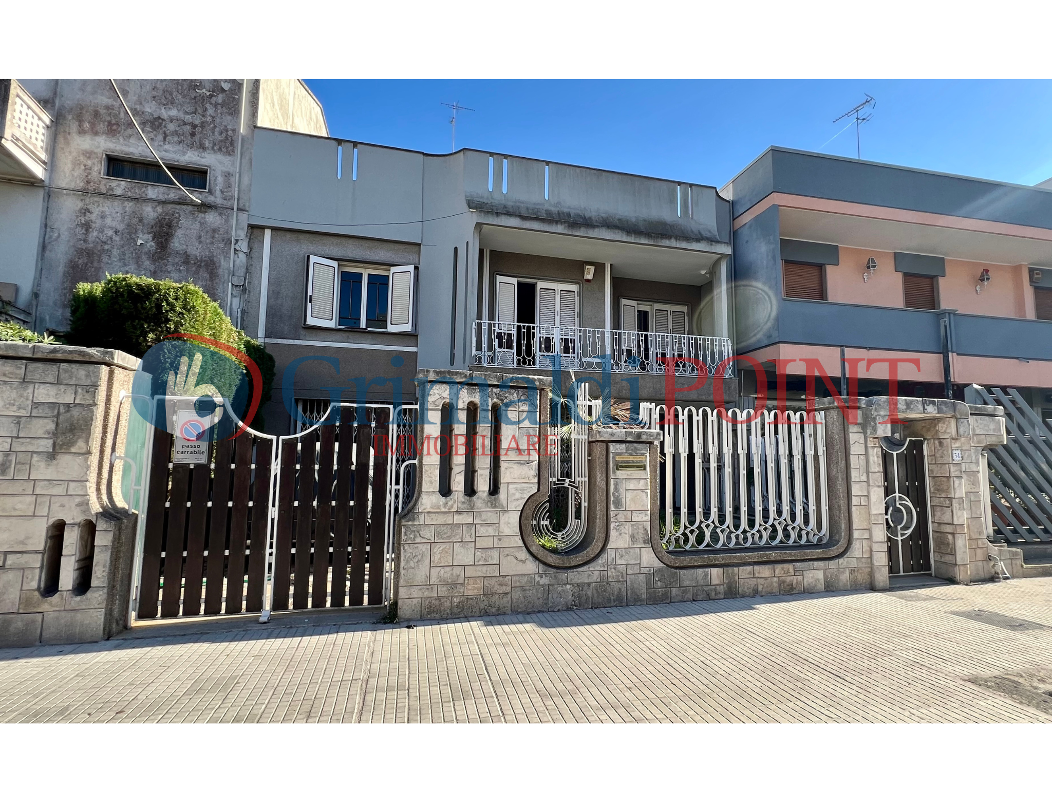 Casa indipendente da ristrutturare in viale marche 34, Lecce