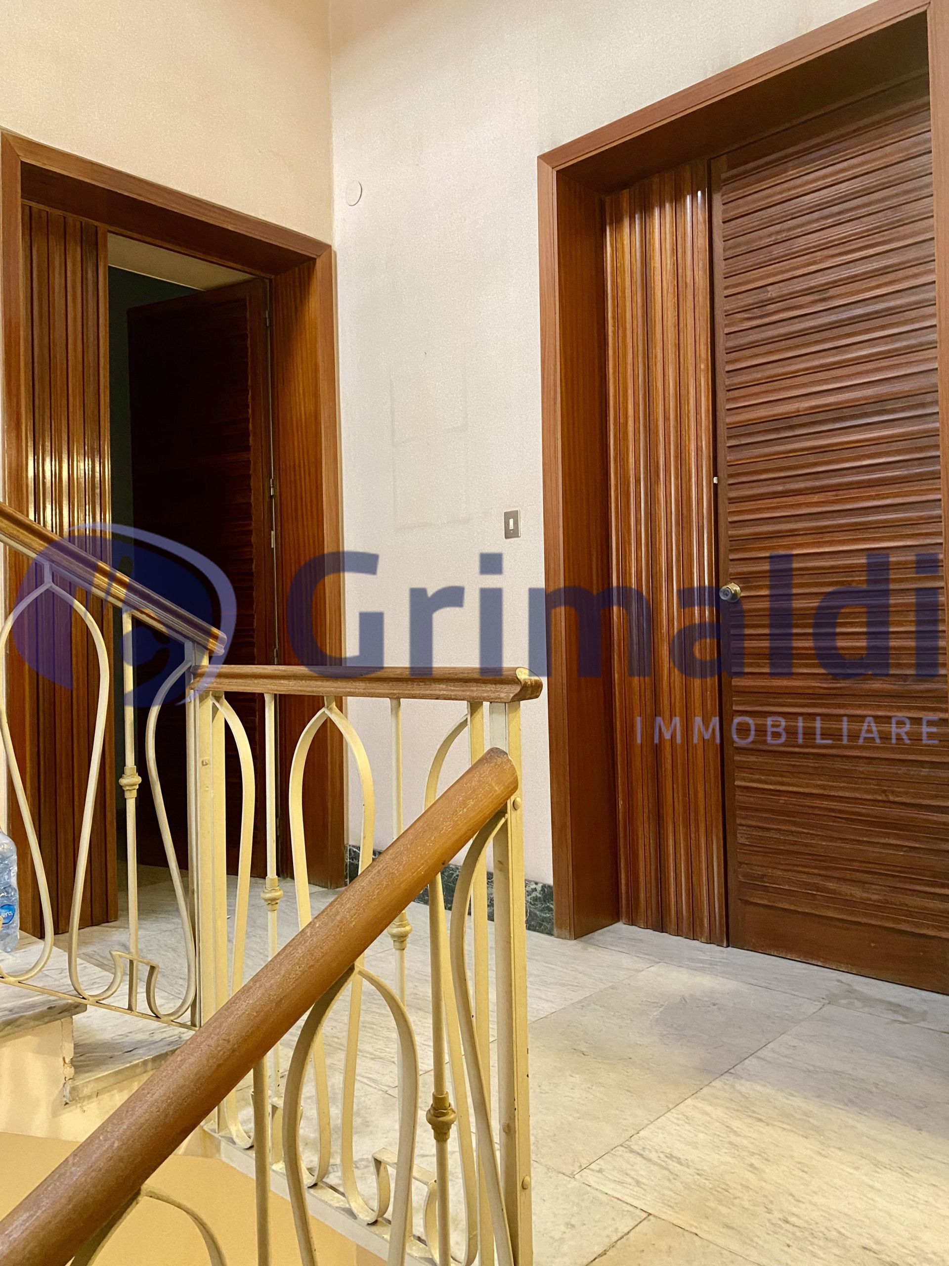 Casa indipendente con terrazzo in via oberdan 29, Lecce