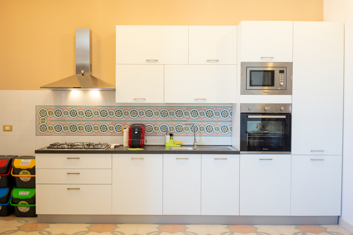 Trilocale ristrutturato in vico storella, Lecce