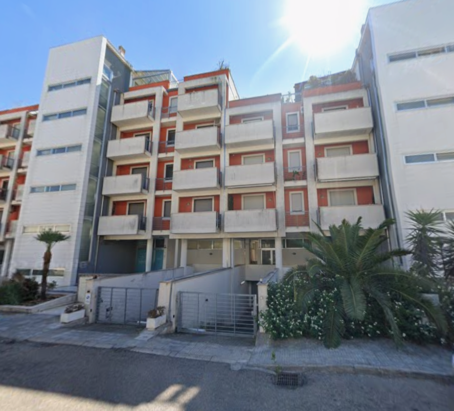 Box/Garage 18mq in vendita in via gabriele caiulo 18, Lecce