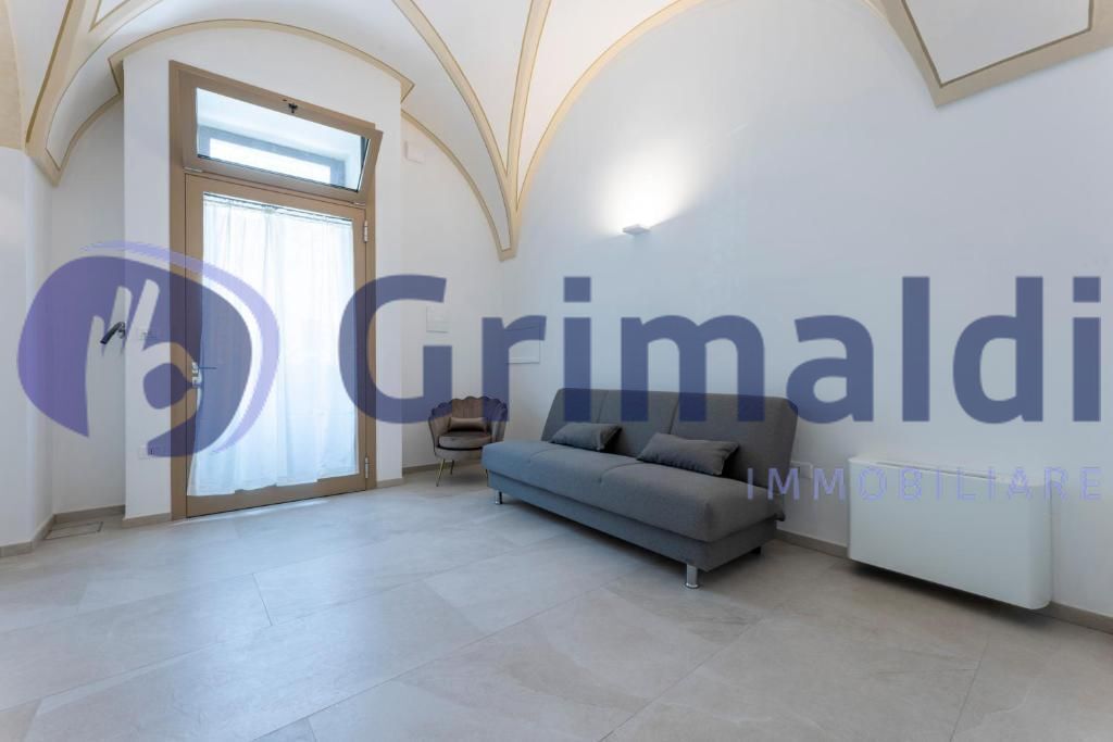 Trilocale ristrutturato in piazzetta giulio antonio acquaviva snc, Lecce