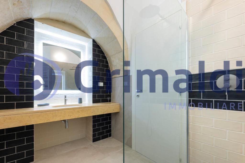 Trilocale ristrutturato in piazzetta giulio antonio acquaviva snc, Lecce