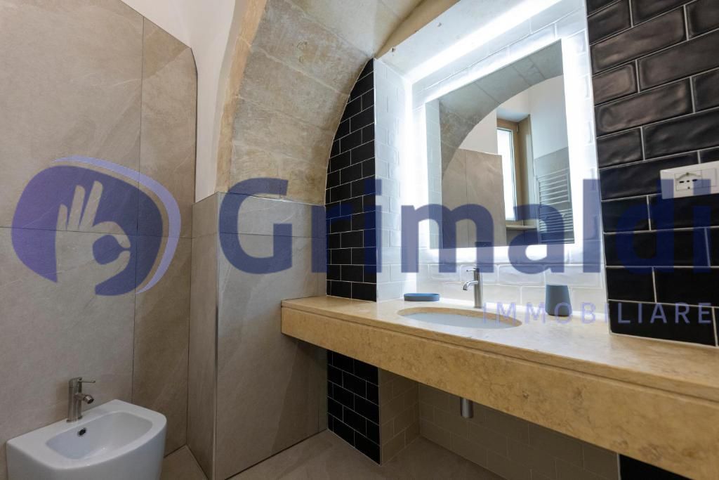 Trilocale ristrutturato in piazzetta giulio antonio acquaviva snc, Lecce