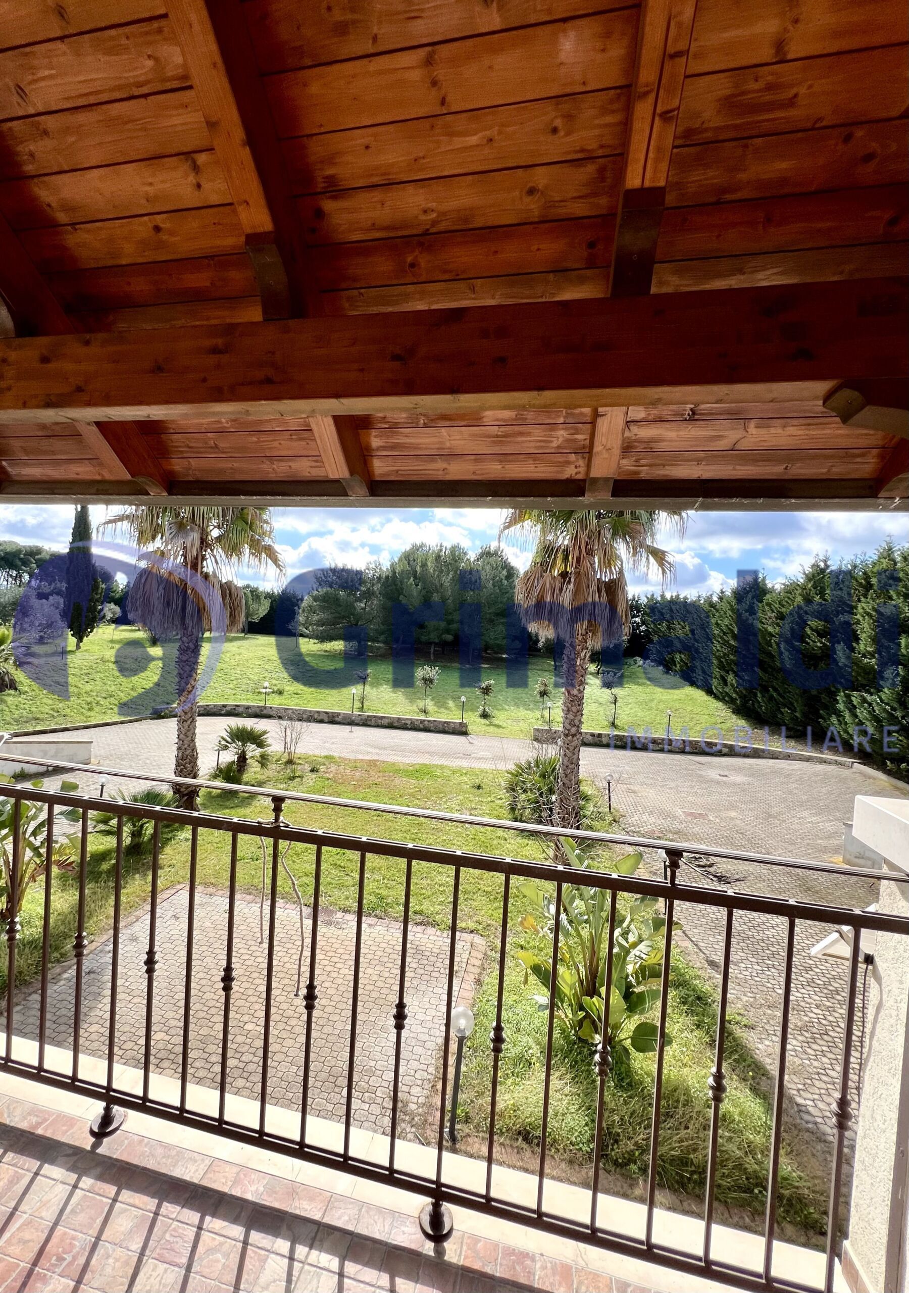 Villa con giardino a Lizzanello