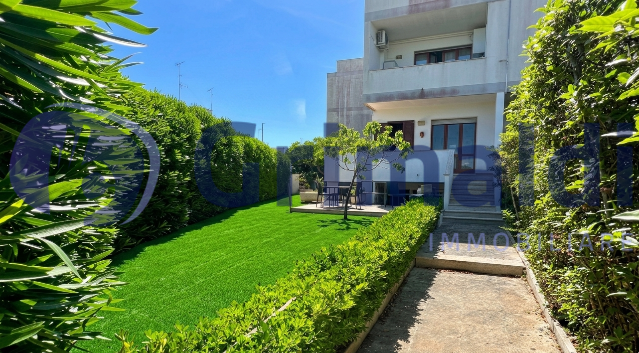 Appartamento con giardino in via nettario di casole 39, Otranto