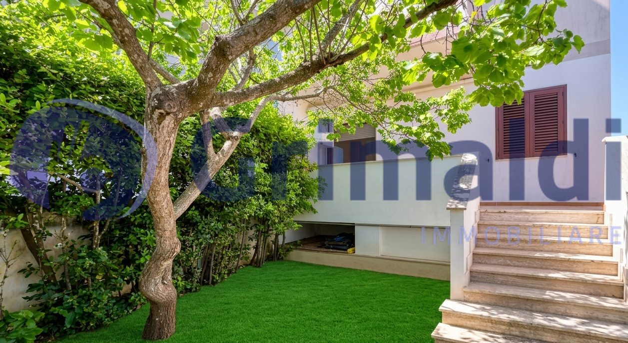 Appartamento con giardino in via nettario di casole 39, Otranto
