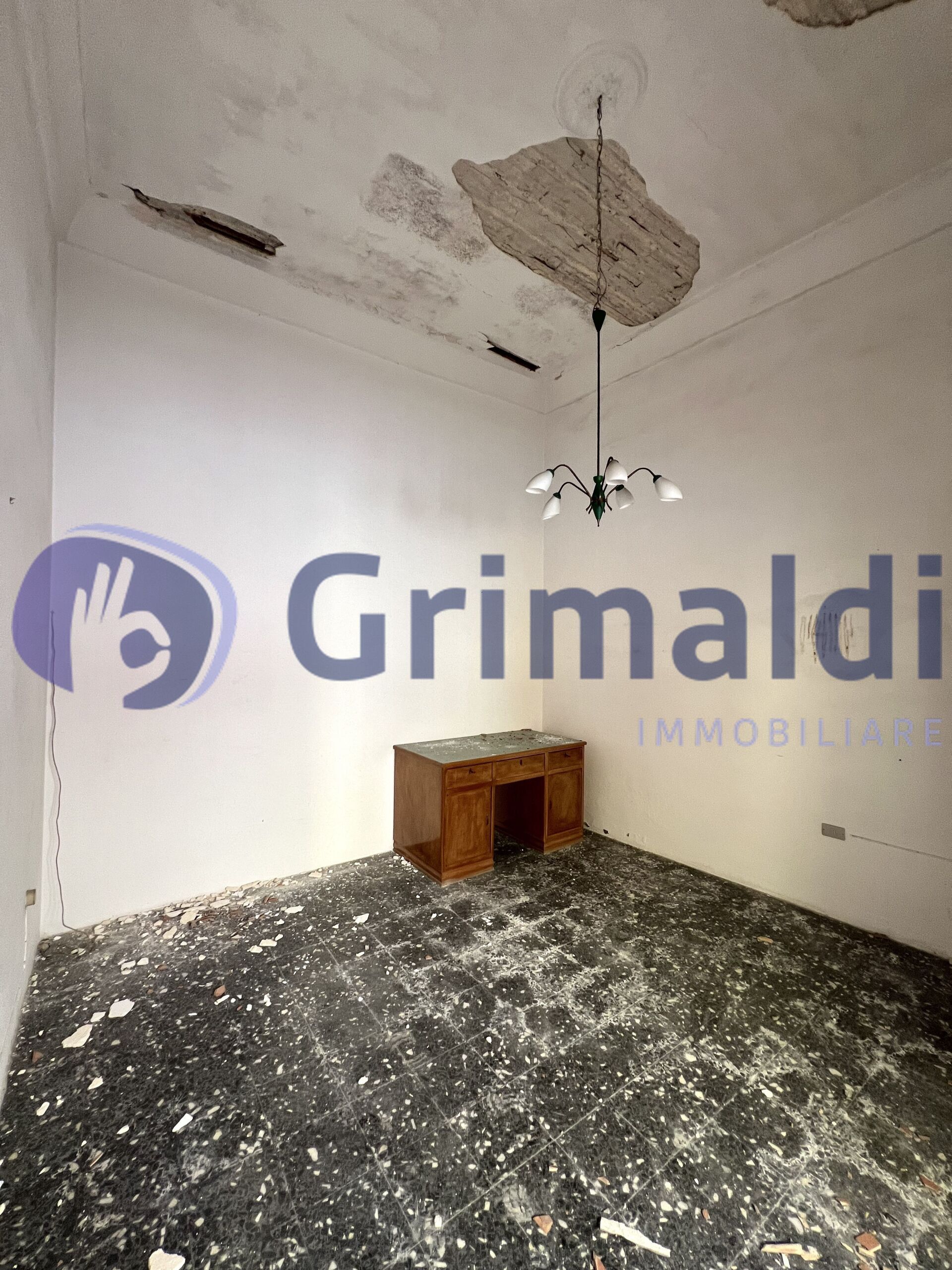 Casa indipendente da ristrutturare in via sant'elia 36, Veglie