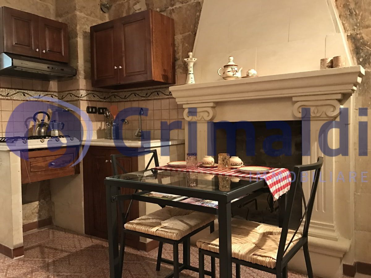 Casa indipendente con terrazzo in via adua 46, Lecce
