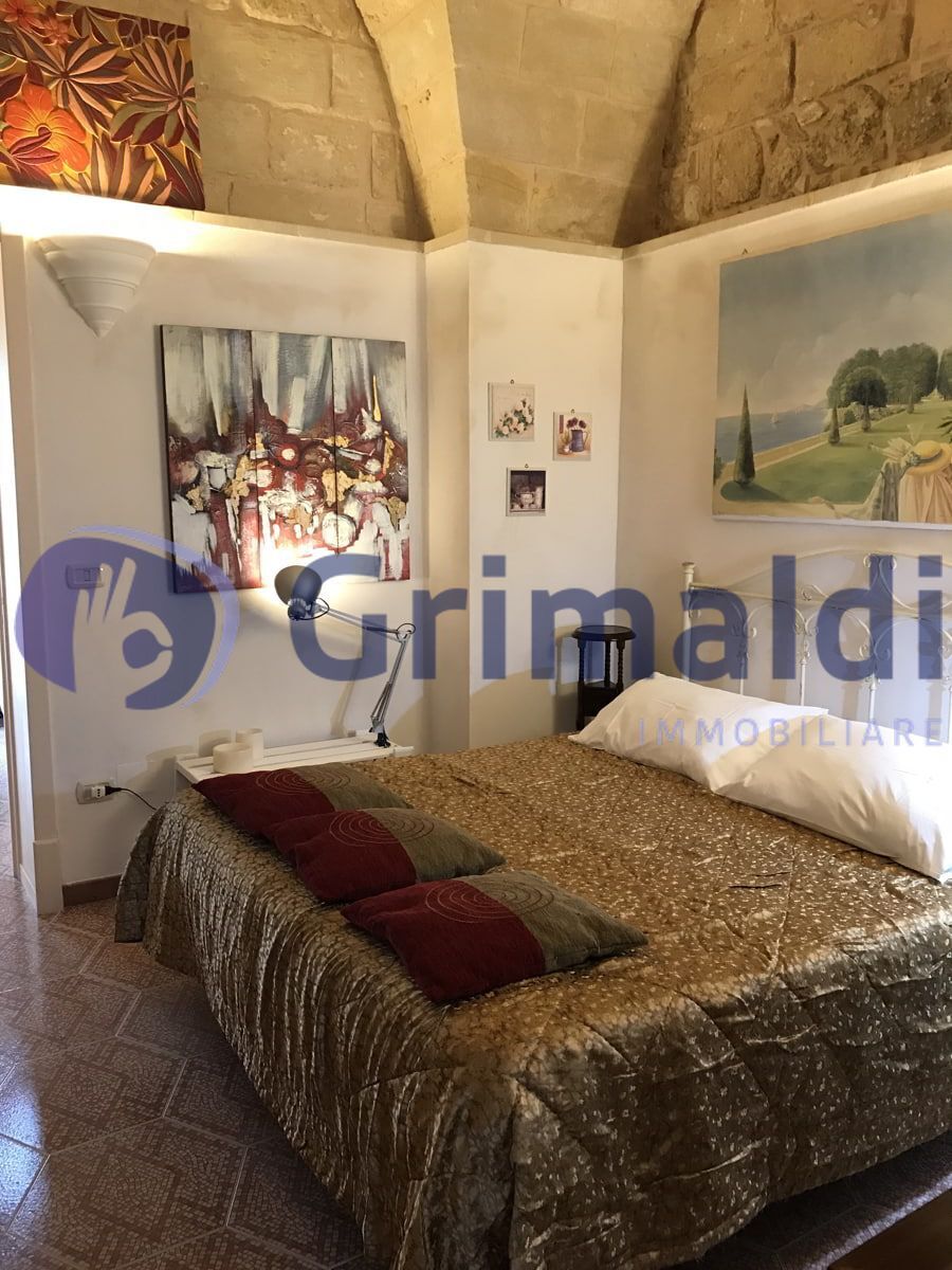 Casa indipendente con terrazzo in via adua 46, Lecce